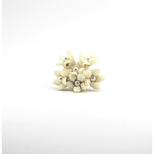Applicazione fiore beige chiaro con perla centrale Pz. 72