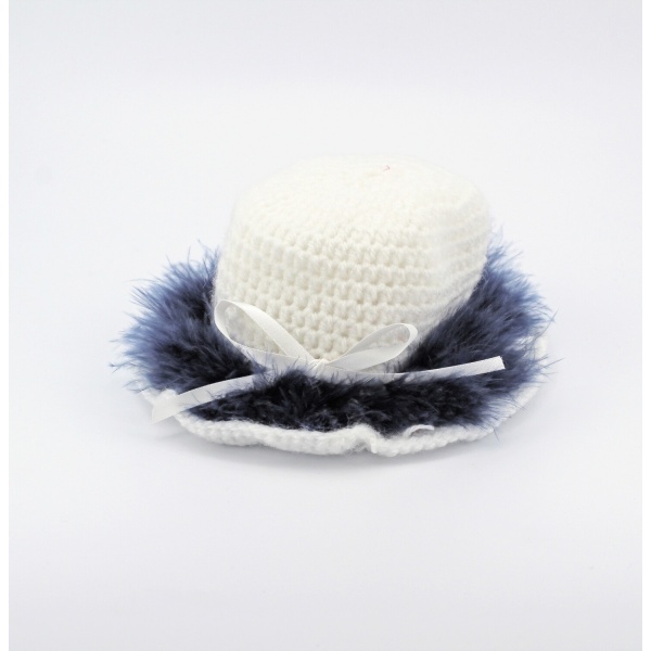 Cappellino bianco con piume marabou blu Pz.1